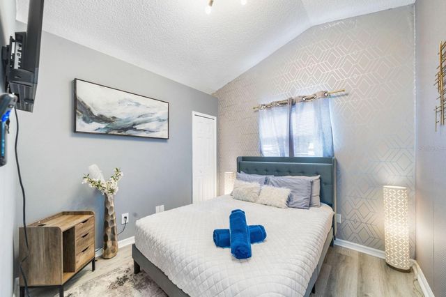 137 S ROMA WAY, Kissimmee, FL 34746