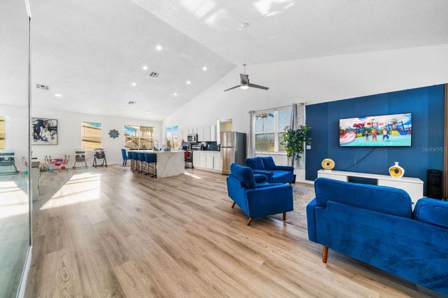 137 S ROMA WAY, Kissimmee, FL 34746