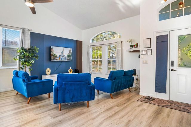 137 S ROMA WAY, Kissimmee, FL 34746