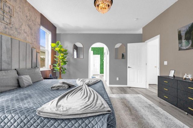 137 S ROMA WAY, Kissimmee, FL 34746