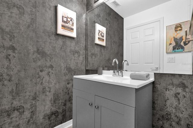 137 S ROMA WAY, Kissimmee, FL 34746