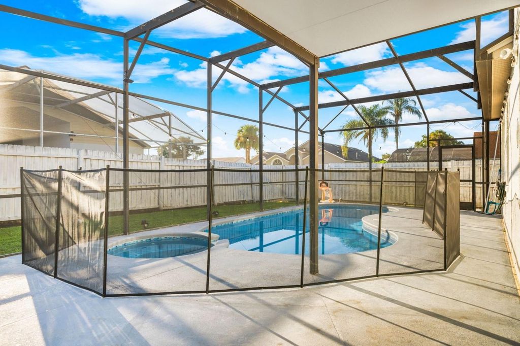 Image 36 of property listing at 137 S ROMA WAY, Kissimmee, FL 34746