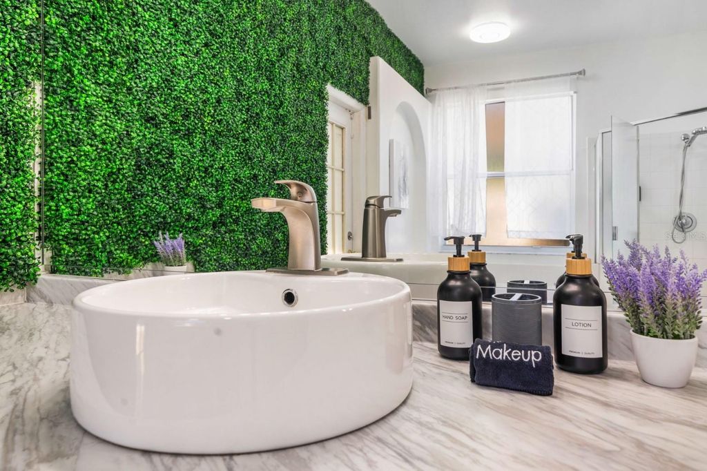 Image 8 of property listing at 137 S ROMA WAY, Kissimmee, FL 34746