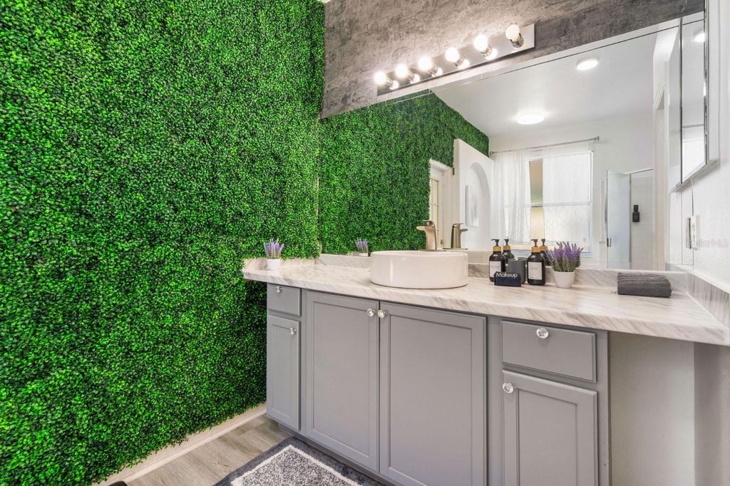 Image 9 of property listing at 137 S ROMA WAY, Kissimmee, FL 34746