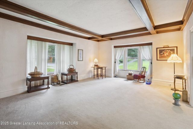 833 S Barnes Street, Mason, MI 48854