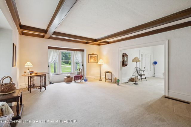 833 S Barnes Street, Mason, MI 48854