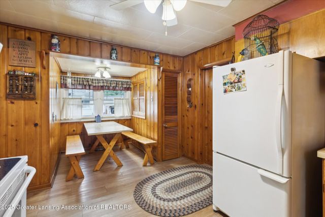 833 S Barnes Street, Mason, MI 48854