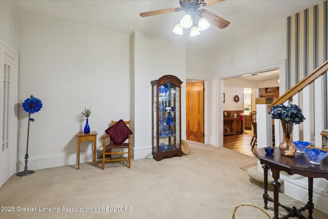 833 S Barnes Street, Mason, MI 48854