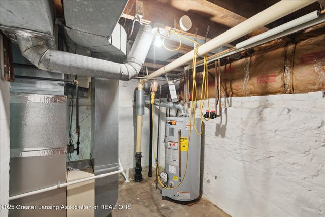 833 S Barnes Street, Mason, MI 48854