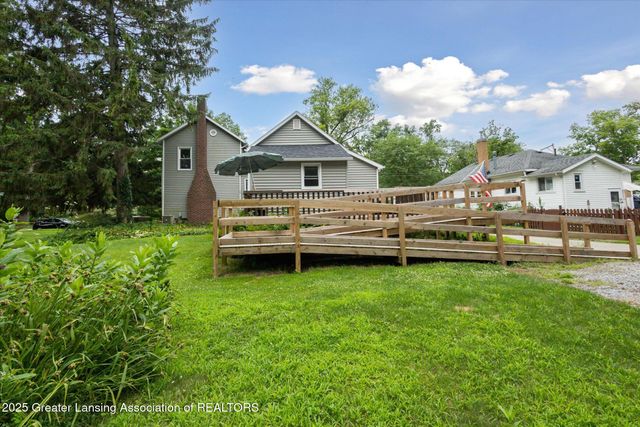 833 S Barnes Street, Mason, MI 48854