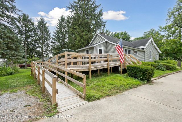 833 S Barnes Street, Mason, MI 48854