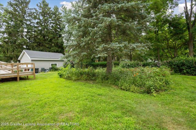 833 S Barnes Street, Mason, MI 48854