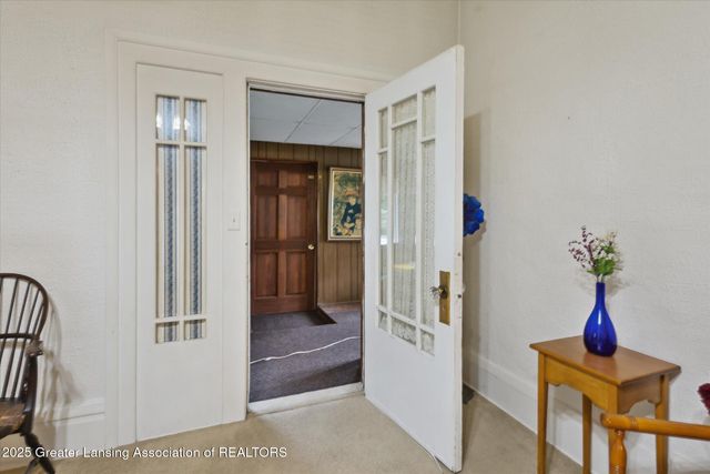 833 S Barnes Street, Mason, MI 48854