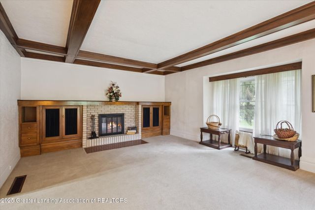 833 S Barnes Street, Mason, MI 48854