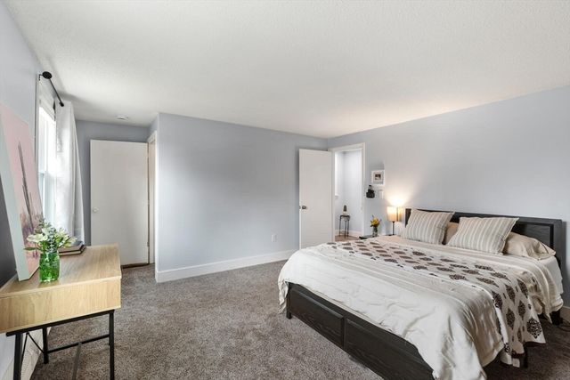 35 Wood Ave 35, North Andover, MA 01845