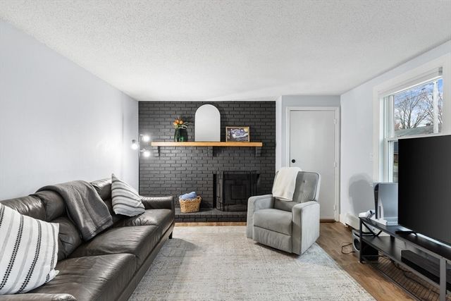 35 Wood Ave 35, North Andover, MA 01845