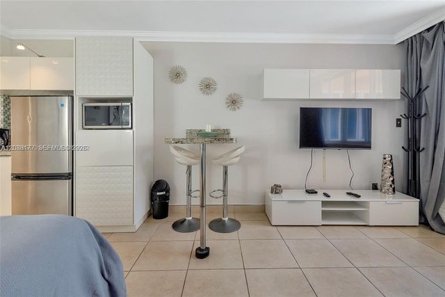 19201 Collins Avenue 1001, Sunny Isles Beach, FL 33160