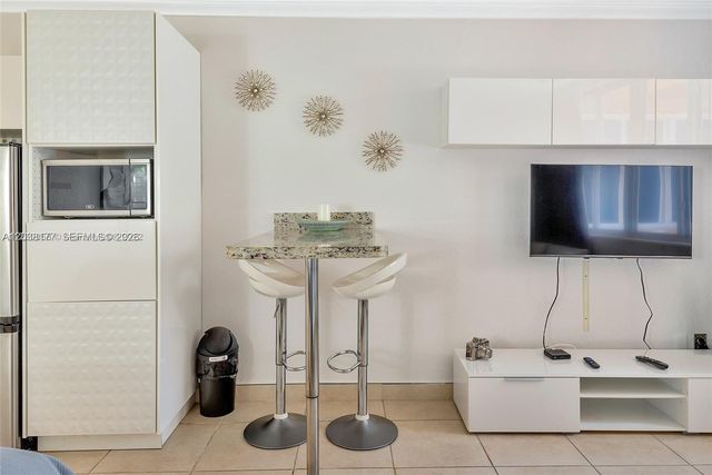 19201 Collins Avenue 1001, Sunny Isles Beach, FL 33160