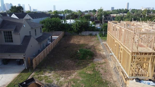 710 E 7th Street, Houston, TX 77007