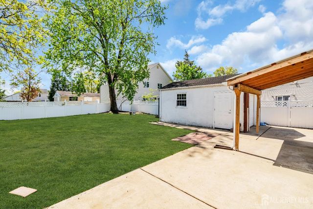 52 Walnut Street, Edison, NJ 08817