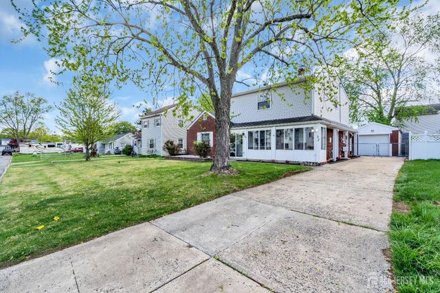 52 Walnut Street, Edison, NJ 08817