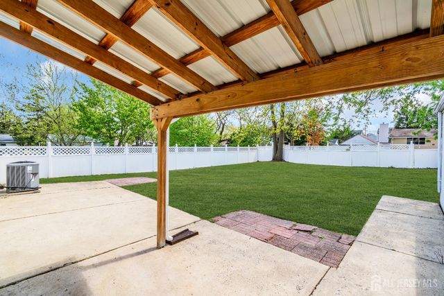 52 Walnut Street, Edison, NJ 08817