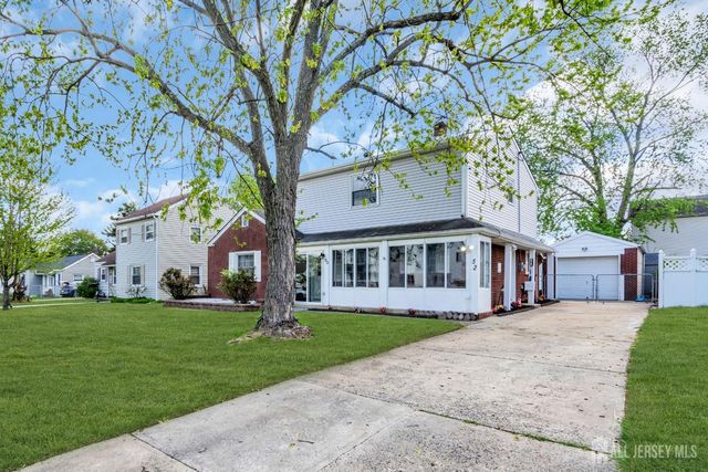 52 Walnut Street, Edison, NJ 08817