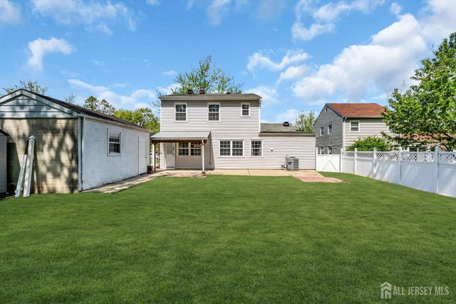 52 Walnut Street, Edison, NJ 08817