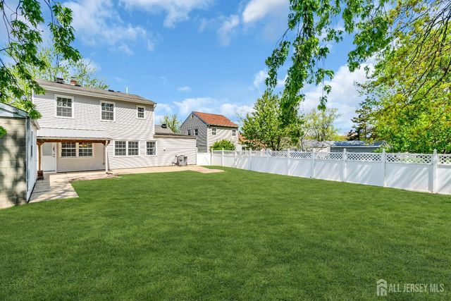 52 Walnut Street, Edison, NJ 08817