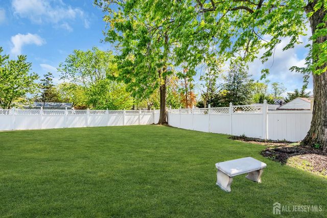 52 Walnut Street, Edison, NJ 08817