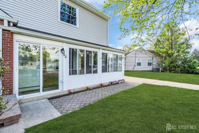 52 Walnut Street, Edison, NJ 08817