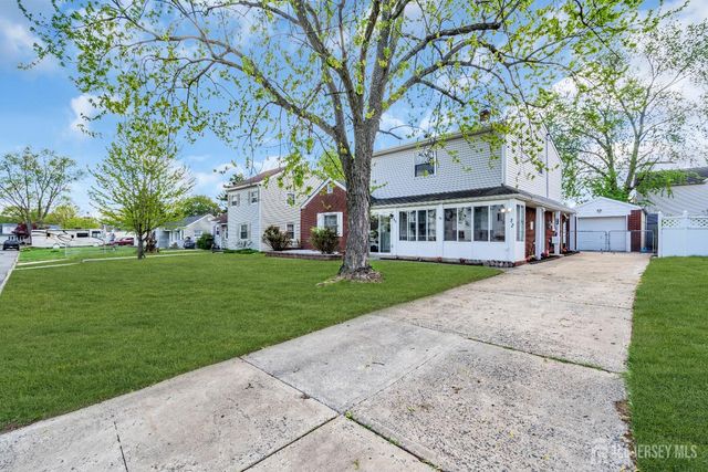 52 Walnut Street, Edison, NJ 08817