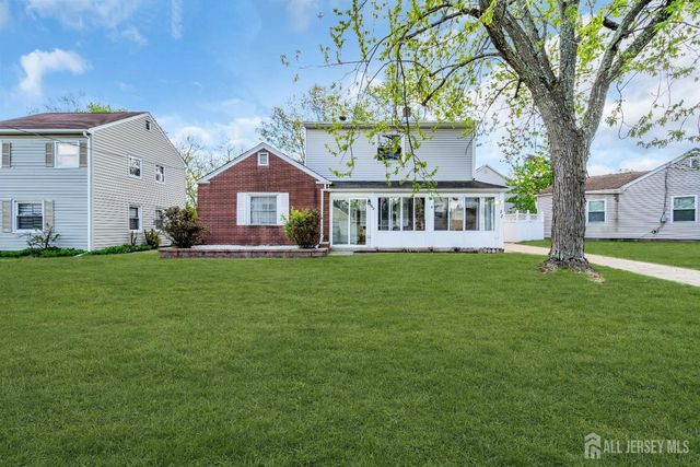 52 Walnut Street, Edison, NJ 08817