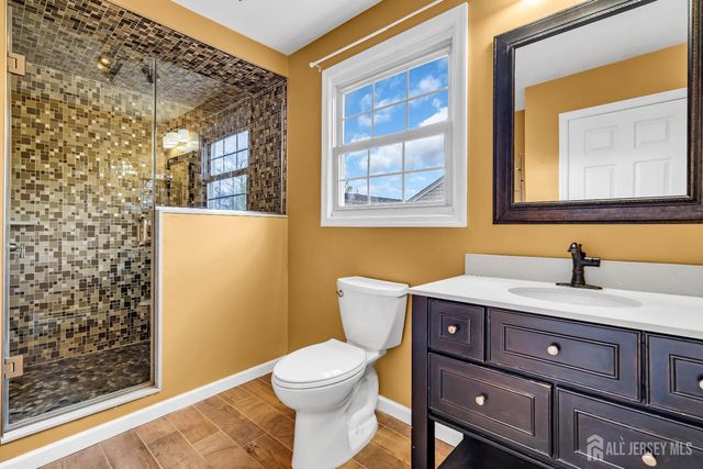 52 Walnut Street, Edison, NJ 08817