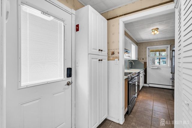 52 Walnut Street, Edison, NJ 08817