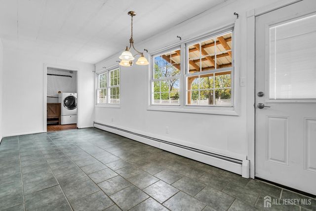 52 Walnut Street, Edison, NJ 08817