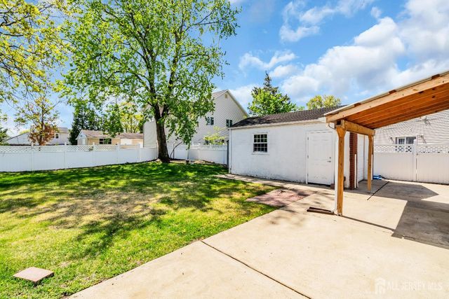 52 Walnut Street, Edison, NJ 08817