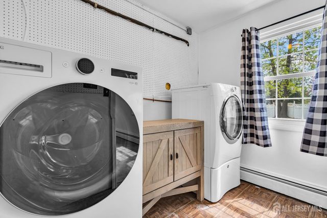 52 Walnut Street, Edison, NJ 08817