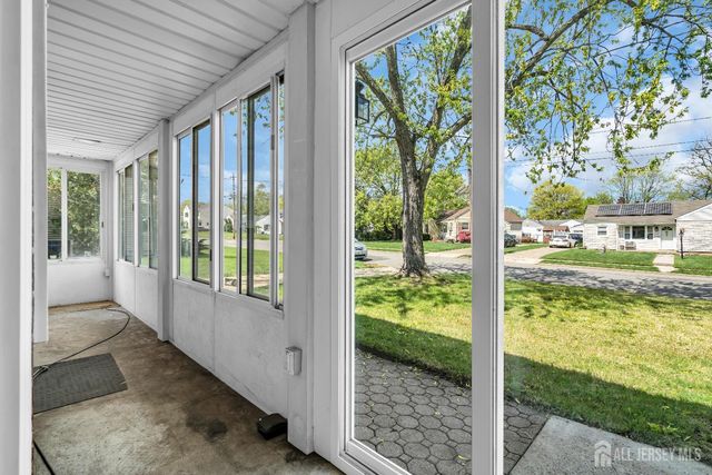 52 Walnut Street, Edison, NJ 08817