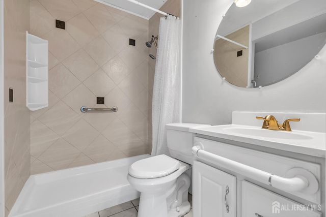 52 Walnut Street, Edison, NJ 08817