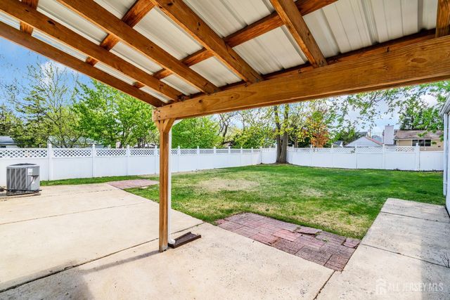 52 Walnut Street, Edison, NJ 08817