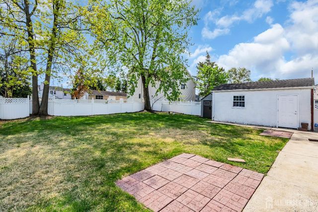 52 Walnut Street, Edison, NJ 08817