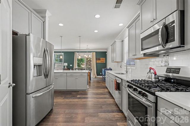 2010 Burton Point Court, Waxhaw, NC 28173