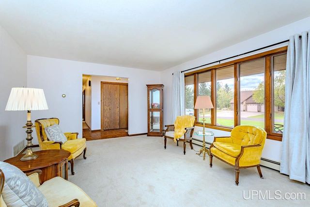 1002 E Gold Street, Bessemer, MI 49911