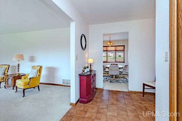 1002 E Gold Street, Bessemer, MI 49911