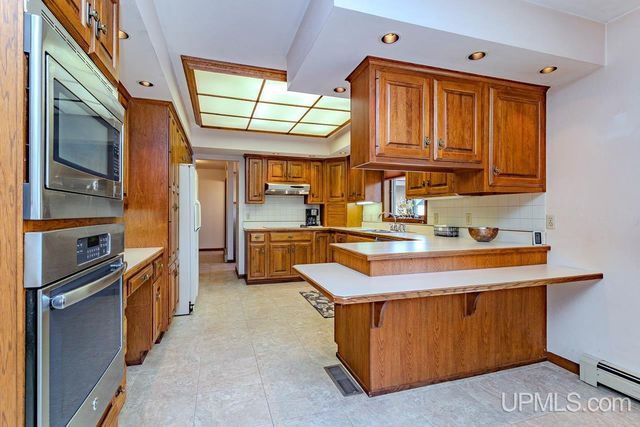 1002 E Gold Street, Bessemer, MI 49911