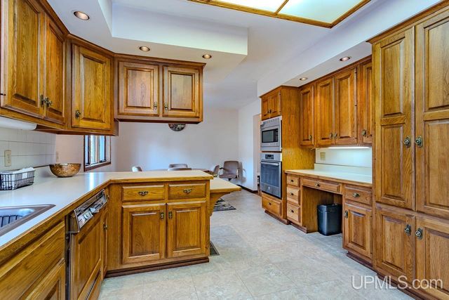 1002 E Gold Street, Bessemer, MI 49911