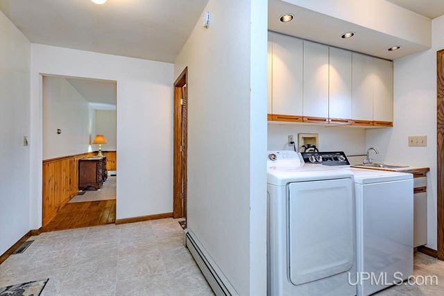 1002 E Gold Street, Bessemer, MI 49911