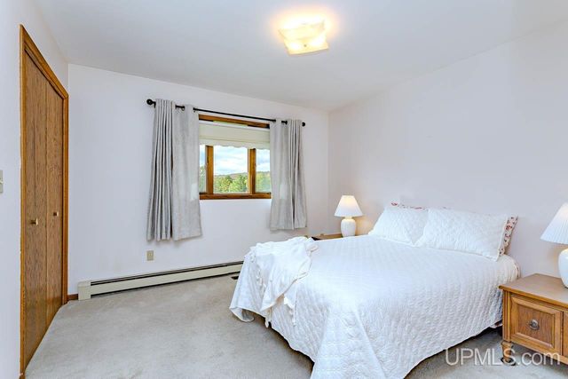 1002 E Gold Street, Bessemer, MI 49911