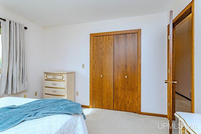 1002 E Gold Street, Bessemer, MI 49911